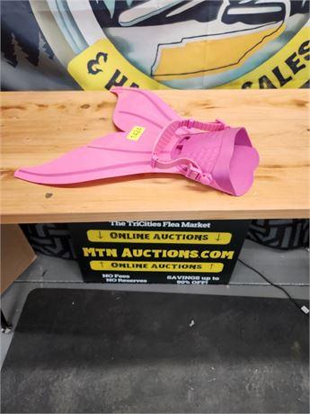 1424 - Mermaid Flippers