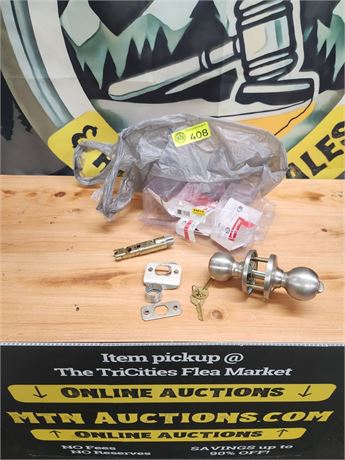 408 - Kwikset Doorknob w/Keys (Complete)