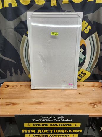 415 - Picture Frame White (2ft)