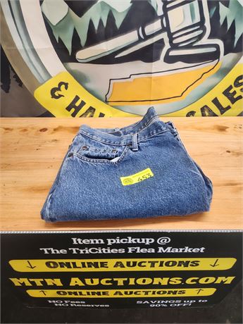 453 - 40x30 Mens Wrangler Jeans